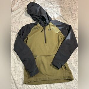 Nike Two-Tone Green and Black Pullover